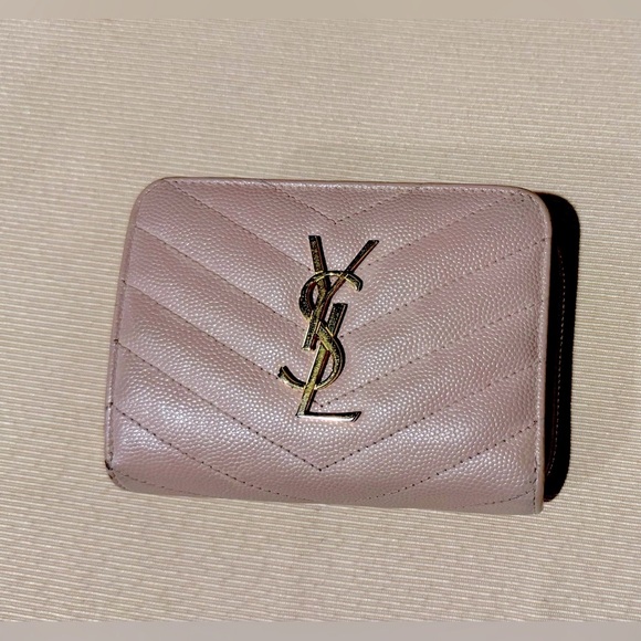 Yves Saint Laurent Preloved Pale pink Quilted bifold Leather Wallet - Picture 1 of 15